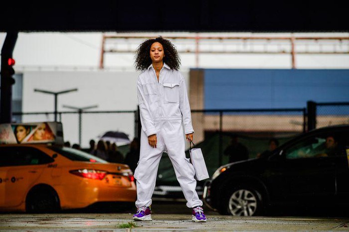 6 kiểu túi, giày, áo quần hứa hẹn ‘bá chủ’ tủ đồ hè này