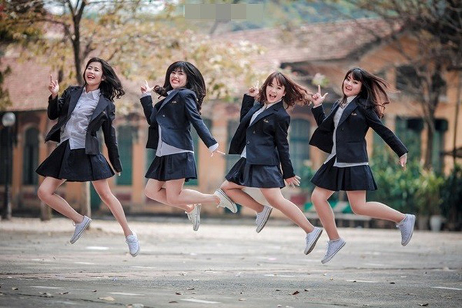 Đồng phục nữ sinh các nước: Hàn Nhật đẹp và trendy, còn Anh Mỹ lại chân phương không tưởng