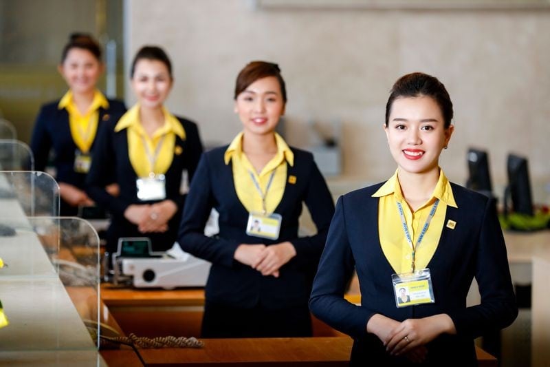 THỜI TRANG ĐỒNG PHỤC DOANH NGHIỆP, MỐT HAY LỖI MỐT ?