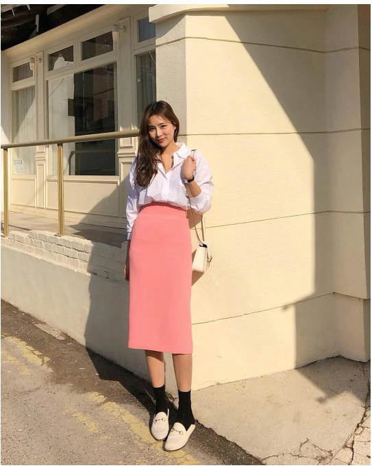 RẤT CHUYÊN NGHIỆP LẠI KHÔNG HÈ KÉN DÁNG, CHÂN VÁY SUÔNG CHÍNH LÀ ITEM NÀNG CÔNG SỞ NÊN SẮM NGAY