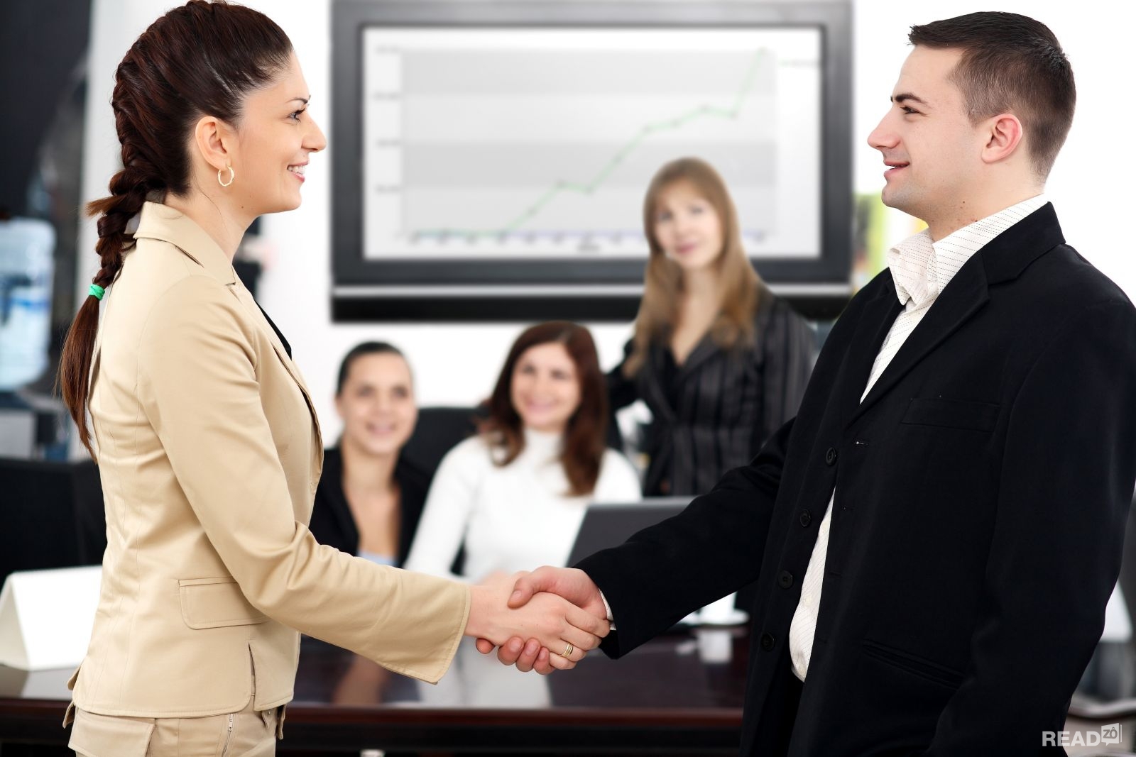 GÂY ẤN TƯỢNG TỐT VỚI KHÁCH HÀNG TỪ CÁI NHÌN ĐẦU TIÊN QUA BỘ ĐỒNG PHỤC DOANH NGHIỆP