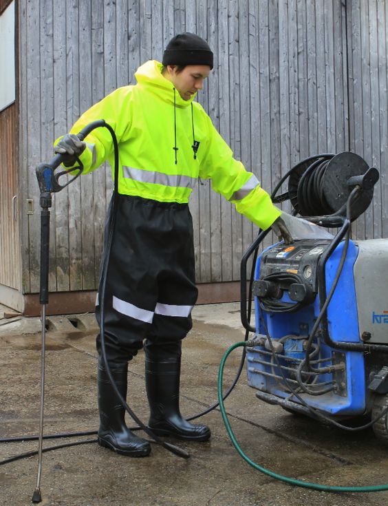AN TOÀN – TIỆN LỢI LÀM VIỆC VỚI ĐỒNG PHỤC BẢO HỘ LAO ĐỘNG LIỀN QUẦN