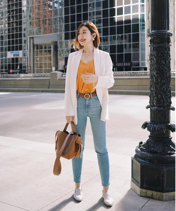 PHỐI ÁO BLAZER VỚI QUẦN JEAN – NÂNG TẦM PHONG CÁCH THỜI TRANG CÔNG SỞ