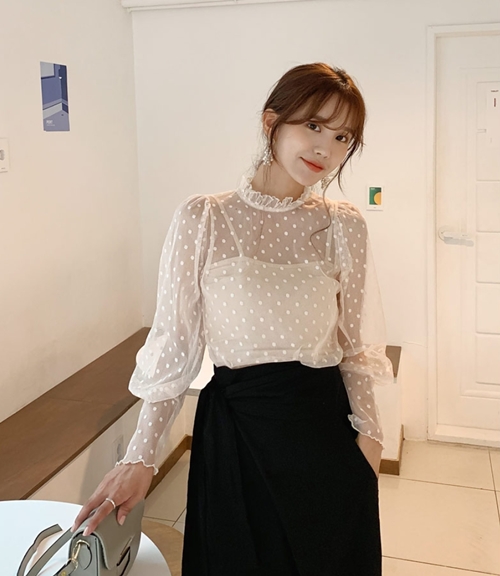NÀNG CÔNG SỞ XINH XẮN DUYÊN DÁNG VỚI ÁO SƠ MI CỔ CAO