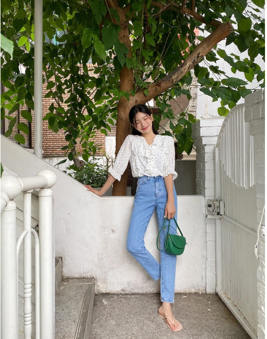 CẬP NHẬT NHỮNG KIỂU QUẦN JEANS KHÔNG BAO GIỜ LỖI MỐT