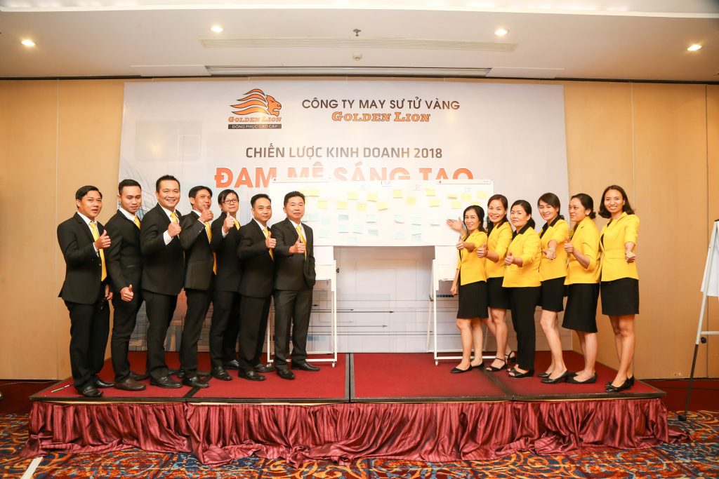 Ý NGHĨA CỦA BỘ ĐỒNG PHỤC CÔNG SỞ TRONG VĂN HÓA CÔNG TY