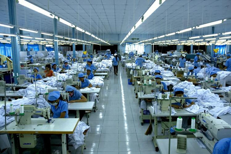 ĐIỀU GÌ SẼ XẢY RA NẾU DOANH NGHIỆP CỦA BẠN CHỌN MAY ĐỒNG PHỤC GIÁ RẺ