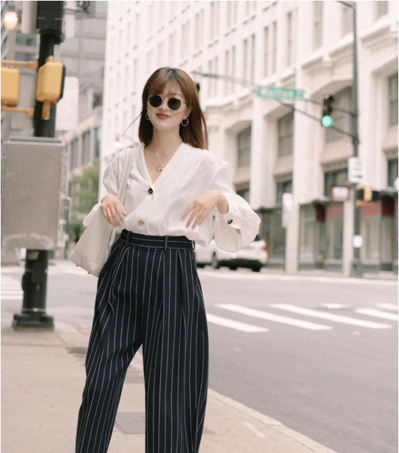 ĐẾN CÔNG SỞ, TRANG PHỤC ĐẸP VÀ CHUẨN THÔI CHƯA ĐỦ, BẠN PHẢI ĐẢM BẢO VẺ CHUYÊN NGHIỆP TUYỆT ĐỐI NỮA