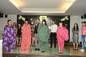 tat-nien-su-tu-vang-choi-nhet-bong_result